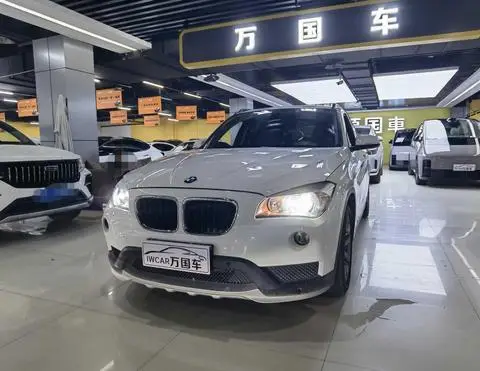 BMW X1 2015 — фото 1
