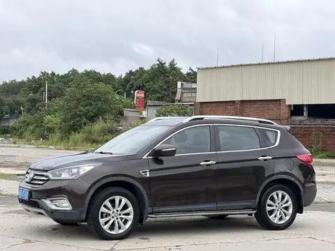 Dongfeng AX7 2015