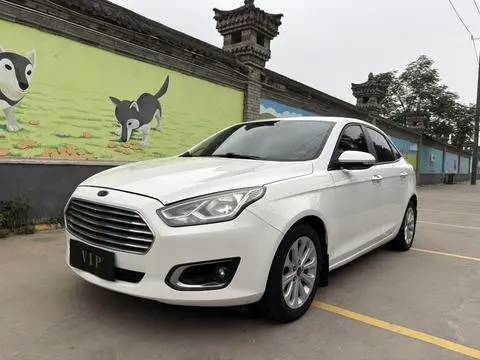 Ford Escort 2015 — фото 1