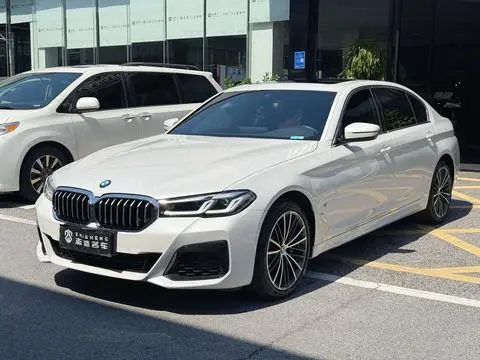 BMW 5 Series 2021 — фото 1