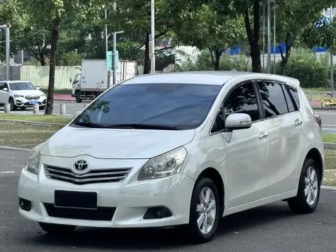Toyota 逸致 2011