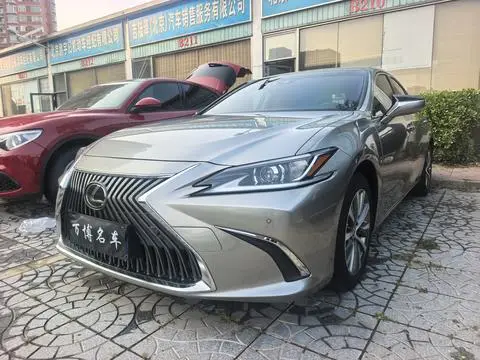 Lexus ES 2020