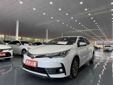 Toyota Corolla 2018 — фото 1