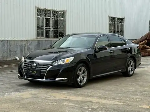 Toyota Crown 2015