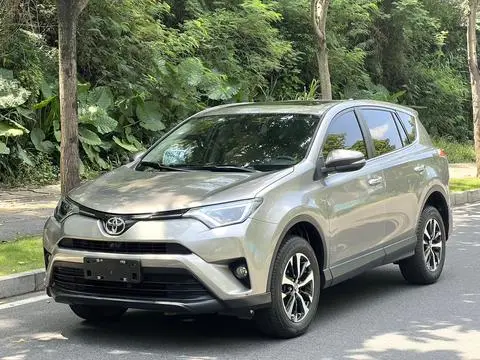 Toyota RAV4 2016 — фото 1
