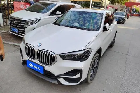 BMW X1 2022 — фото 1