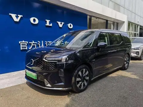 Volvo EM90 2025