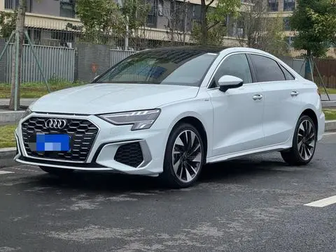 Audi A3 2023 — фото 1