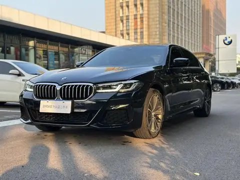 BMW 5 Series 2021 — фото 1