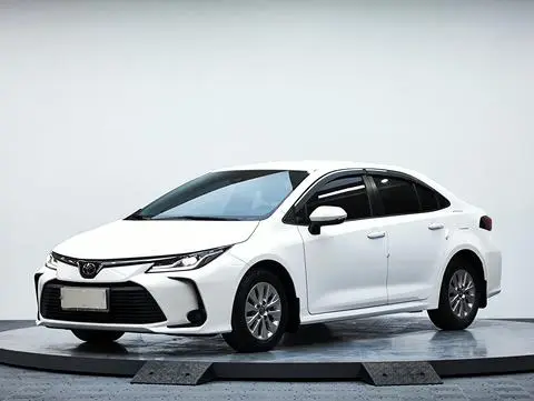 Toyota Corolla 2022 — фото 1