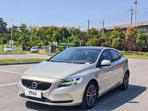 Volvo V40 2018