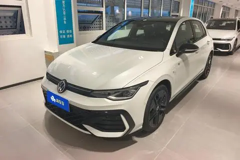 Volkswagen Golf 2025