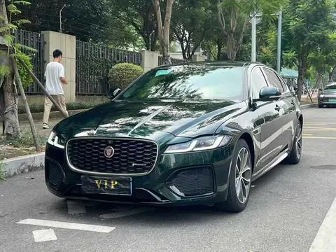 Jaguar XFL 2021 — фото 1
