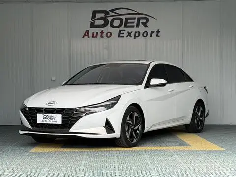 Hyundai Elantra 2022 — фото 1