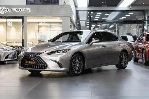 Lexus ES 2022