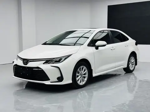 Toyota Corolla 2021 — фото 1