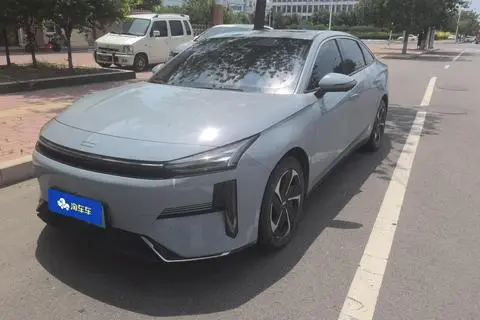 Geely L6 2024