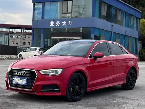 Audi A3 2018 — фото 1