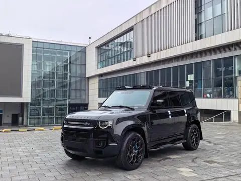 Land Rover 卫士 2024 — фото 1
