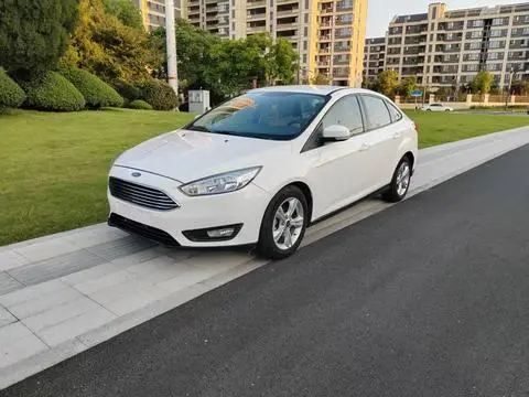 Ford Focus 2015 — фото 1
