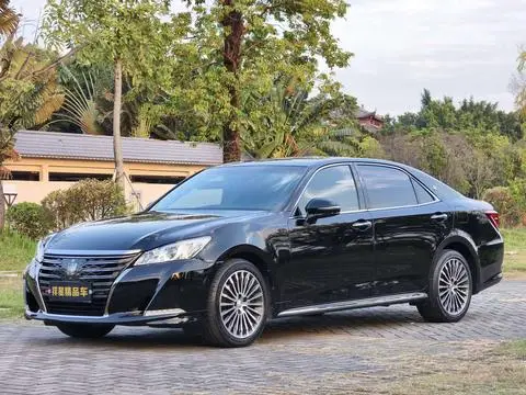 Toyota Crown 2018