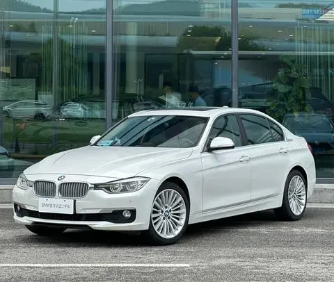 BMW 3 Series 2018 — фото 1