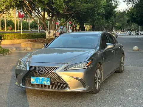 Lexus ES 2018