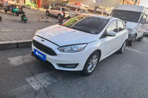 Ford Focus 2015 — фото 1