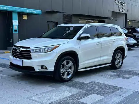 Toyota Highlander 2017 — фото 1
