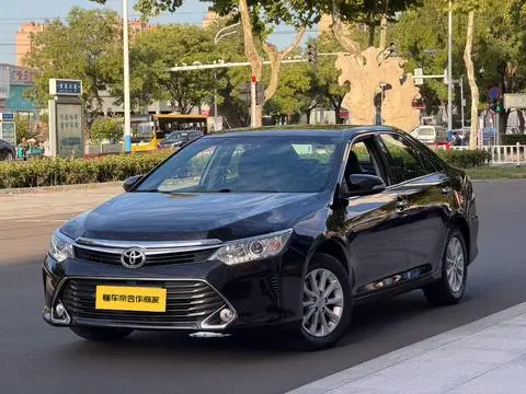 Toyota Camry 2016 — фото 1