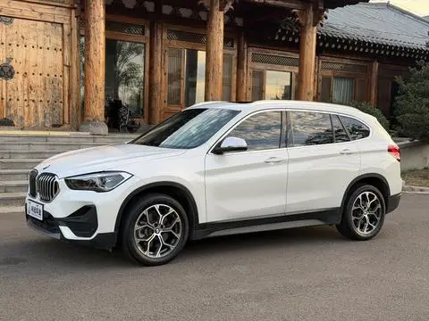 BMW X1 2022 — фото 1