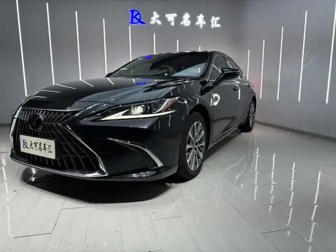 Lexus ES 2021