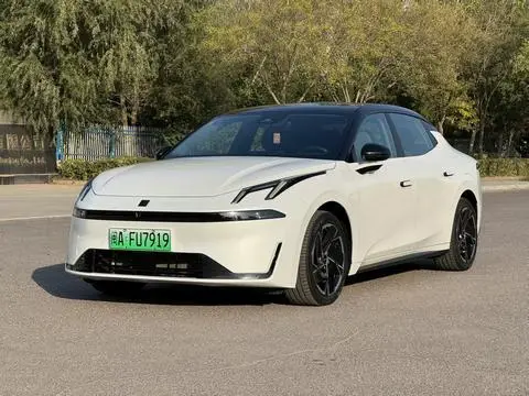 Lynk & Co 07 EM-P 2024
