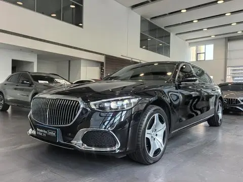 Mercedes-Benz 迈巴赫S-Class 2025