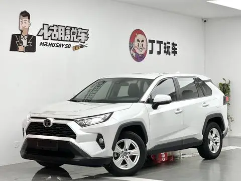 Toyota RAV4 2021 — фото 1