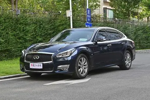 Infiniti Q70 2017