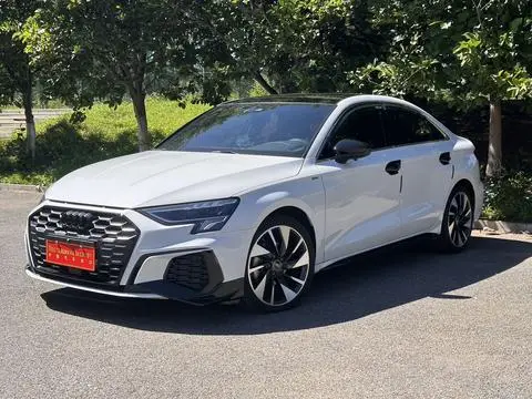 Audi A3 2024 — фото 1