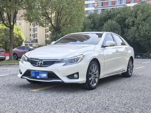 Toyota Reiz 2013