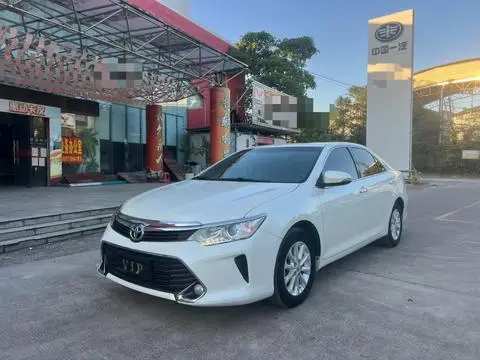 Toyota Camry 2016 — фото 1