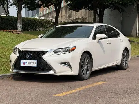 Lexus ES 2015 — фото 1