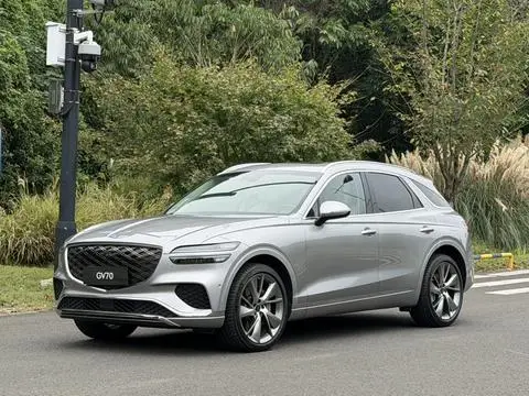 Genesis GV70 2025