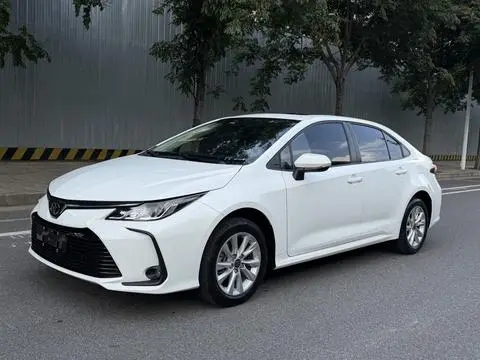 Toyota Corolla 2023 — фото 1
