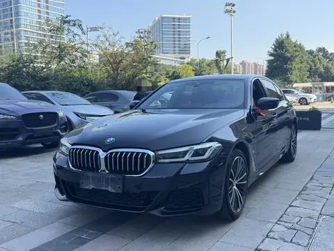 BMW 5 Series 2023 — фото 1