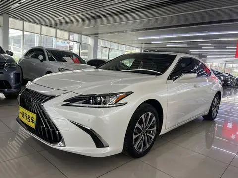 Lexus ES 2022
