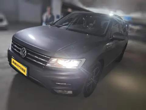 Volkswagen Tiguan L 2019 — фото 1