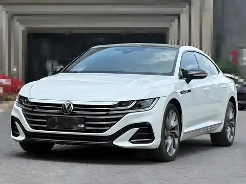 Volkswagen CC 2023 — фото 1