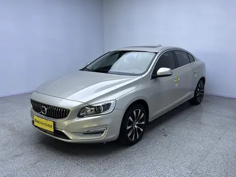 Volvo S60 2018 — фото 1
