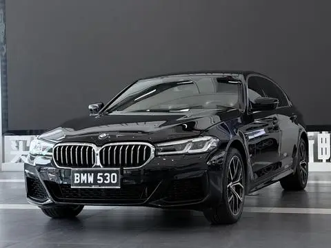 BMW 5 Series 2023 — фото 1