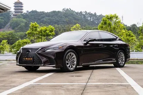Lexus LS 2020