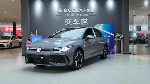 Volkswagen Golf 2025
